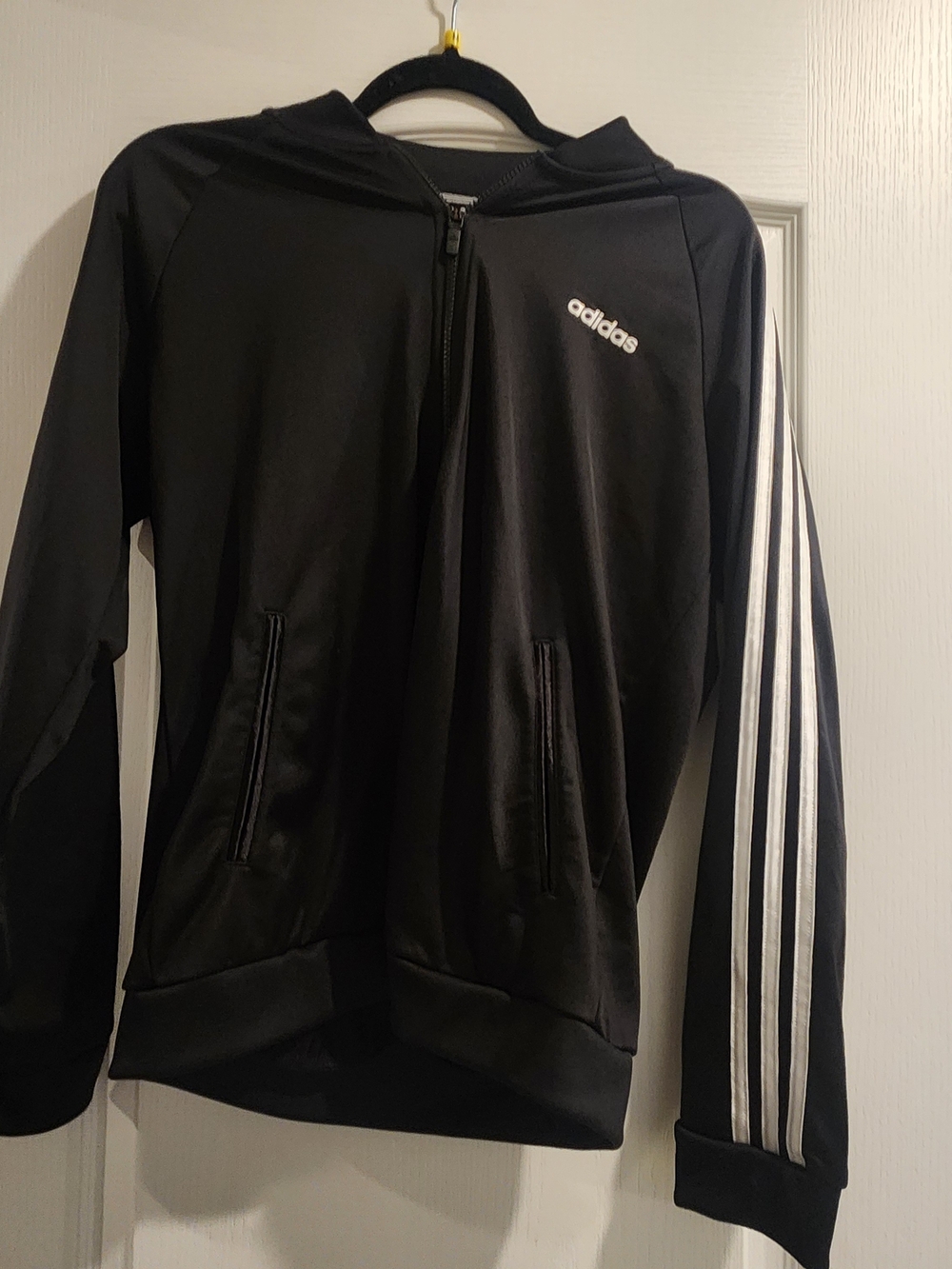 adidas Black and White Apparel Tag Detail L Euc